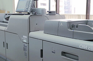 特色トナー×デジタル印刷を実現する、5色目トナーを備えた一番人気のプロダクションプリンターRICOH Pro C7210S/C7200S